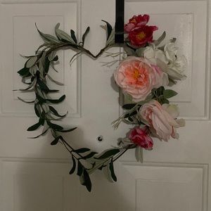 Opal house heart floral wreath like new